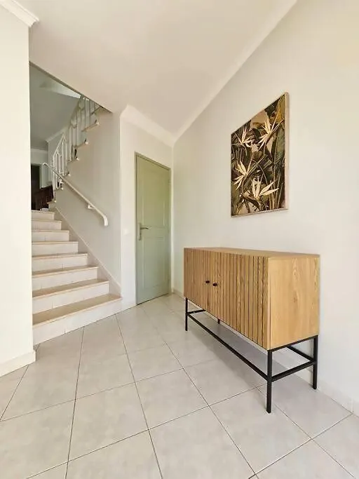 Дом отдыха Jos Villa Near Marinaebeach Албуфейра