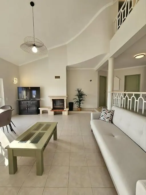 Jos Villa Near Marinaebeach Албуфейра Португалия